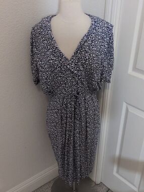 ✅Vintage R.J. Stevens Wrap Midi Dress Navy White Floral Size 12 Short Sleeves